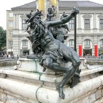 Augustus-Brunnen in Augsburg auf dem Rathausplatz aus den Jahren 1588 - 1594 (Renaissance).