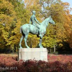 Reiterstandbild “Amazone zu Pferd” von Louis Tuaillon im Großen Tiergarten in Berlin, Zustand: Oktober 2015.