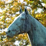 Reiterstandbild “Amazone zu Pferd” von Louis Tuaillon im Großen Tiergarten in Berlin, Zustand: Oktober 2015.