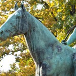 Reiterstandbild “Amazone zu Pferd” von Louis Tuaillon im Großen Tiergarten in Berlin, Zustand: Oktober 2015.