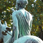 Reiterstandbild “Amazone zu Pferd” von Louis Tuaillon im Großen Tiergarten in Berlin, Zustand: Oktober 2015.