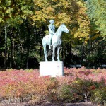 Reiterstandbild “Amazone zu Pferd” von Louis Tuaillon im Großen Tiergarten in Berlin, Zustand: Oktober 2015.