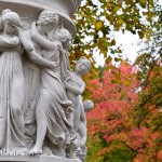 Denkmal Königin Luise auf der Luiseninsel im Großen Tiergarten in Berlin von Erdmann Encke, Marmor-Original, Zustand: Oktober 2015.