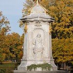 Musiker-Denkmal im Großen Tiergarten in Berlin-Tiergarten von Rudolf Siemering aus dem Jahr 1904, Zustand: Oktober 2015.