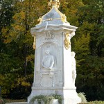 Musiker-Denkmal im Großen Tiergarten in Berlin-Tiergarten von Rudolf Siemering aus dem Jahr 1904, Zustand: Oktober 2015.