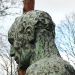 Bronzeskulptur “Dionysos” von Georg Kolbe im Kolbe-Hain in Westend, Berlin-Charlottenburg, Nachguss von 1962 aus der Bildgießerei Noack, Berlin, Detailansicht