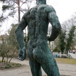 Bronzeskulptur “Dionysos” von Georg Kolbe im Kolbe-Hain in Westend, Berlin-Charlottenburg, Nachguss von 1962 aus der Bildgießerei Noack, Berlin, Detailansicht