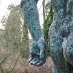 Bronzeskulptur “Dionysos” von Georg Kolbe im Kolbe-Hain in Westend, Berlin-Charlottenburg, Nachguss von 1962 aus der Bildgießerei Noack, Berlin, Detailansicht