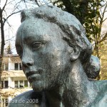 Bronzeskulptur "Ruhende" von Georg Kolbe im Kolbe-Hain in Westend, Berlin-Charlottenburg, Nachguss von 1965 aus der Bildgießerei Noack, Berlin, Detailansicht des Kopfes