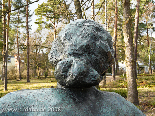 Bronzeskulptur "Ruhende" von Georg Kolbe im Kolbe-Hain in Westend, Berlin-Charlottenburg, Nachguss von 1965 aus der Bildgießerei Noack, Berlin, Detailansicht des Kopfes