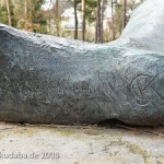 Bronzeskulptur "Ruhende" von Georg Kolbe im Kolbe-Hain in Westend, Berlin-Charlottenburg, Nachguss von 1965 aus der Bildgießerei Noack, Berlin, Detailansicht