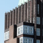 Anzeiger-Hochhaus in Hannover von Fritz Höger aus den Jahren 1927 - 1928 im expressionistischem Architekturstil, Detailansicht der Fassadengestaltung