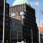 Anzeiger-Hochhaus in Hannover von Fritz Höger aus den Jahren 1927 - 1928 im expressionistischem Architekturstil, Gesamtansicht