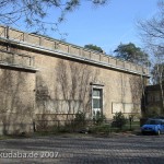 Ehemaliges Atelierhaus von Arno Breker im Käuzchensteig in Berlin-Dahlem von Hans Freese, Ausschnitt mit Mittelbau