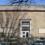 Ehemaliges Atelierhaus von Arno Breker im Käuzchensteig in Berlin-Dahlem von Hans Freese, Ausschnitt der Vorderseite