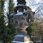 Bismarckbrücke in Grunewald, Berlin-Wilmersdorf, Detailansicht des Brückengeländers: Sandsteinskulptur