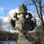 Bismarckbrücke in Grunewald, Berlin-Wilmersdorf, Detailansicht des Brückengeländers: Sandsteinskulptur