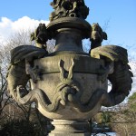 Bismarckbrücke in Grunewald, Berlin-Wilmersdorf, Detailansicht des Brückengeländers: Sandsteinskulptur