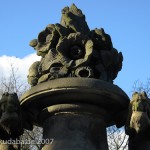 Bismarckbrücke in Grunewald, Berlin-Wilmersdorf, Detailansicht des Brückengeländers: Sandsteinskulptur