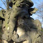 Bismarckbrücke in Grunewald, Berlin-Wilmersdorf, Detailansicht des Brückengeländers: Sandsteinskulptur