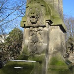 Bismarckbrücke in Grunewald, Berlin-Wilmersdorf, Detailansicht des Brückengeländers: Sandsteinskulptur