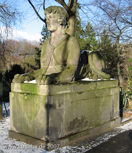 Bismarckbrücke in Grunewald, Berlin-Wilmersdorf, Südwestliche Sphinx von Max Klein