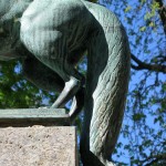Der Fuchsbrunnen in den Ceciliengärten von 1912 von Max Esser (Bronzeskulptur des Fuchses) und Paul Wolf
