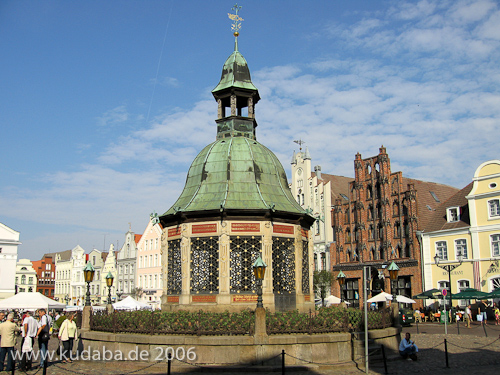 "Wasserkunst", Renaissance-Brunnen in Wismar aus dem Jahr 1571, Gesamtansicht