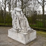 Das Denkmal Sophie von Hannover, geschaffen von W. Engelhardt im Jahr 1876, befindet sich in den Herrenhäuser Gärten in Hannover