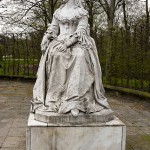 Das Denkmal Sophie von Hannover, geschaffen von W. Engelhardt im Jahr 1876, befindet sich in den Herrenhäuser Gärten in Hannover