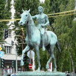 Reiterdenkmal "Der Sieger" auf dem Steubenplatz in Berlin-Charlottenburg von Louis Tuaillon von 1899