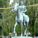 Reiterdenkmal "Der Sieger" auf dem Steubenplatz in Berlin-Charlottenburg von Louis Tuaillon von 1899