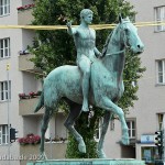 Reiterdenkmal "Der Sieger" auf dem Steubenplatz in Berlin-Charlottenburg von Louis Tuaillon von 1899