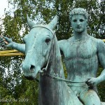 Reiterdenkmal "Der Sieger" auf dem Steubenplatz in Berlin-Charlottenburg von Louis Tuaillon von 1899