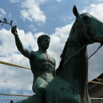 Reiterdenkmal "Der Sieger" auf dem Steubenplatz in Berlin-Charlottenburg von Louis Tuaillon von 1899