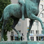 Reiterdenkmal "Der Sieger" auf dem Steubenplatz in Berlin-Charlottenburg von Louis Tuaillon von 1899