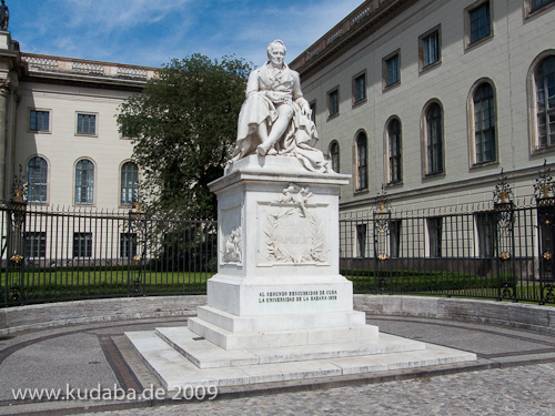 Denkmal Alexander von Humboldts in Berlin-Mitte von Reinhold Begas von 1882, Gesamtansicht