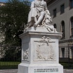 Denkmal Alexander von Humboldts in Berlin-Mitte von Reinhold Begas von 1882, Gesamtansicht