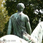 Reiterstandbild “Amazone zu Pferd” von Louis Tuaillon im Großen Tiergarten in Berlin, Detailansicht