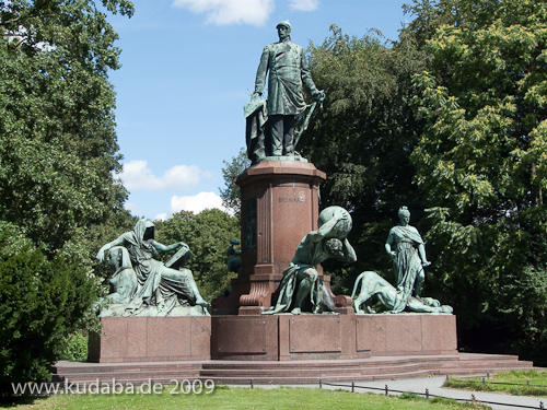 Bismarck-Nationaldenkmal am Großen Stern in Berlin-Tiergarten von Reinhold Begas, Gesamtansicht