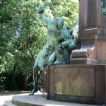 Bismarck-Nationaldenkmal am Großen Stern in Berlin-Tiergarten von Reinhold Begas, Detailansicht mit Siegfried