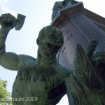 Bismarck-Nationaldenkmal am Großen Stern in Berlin-Tiergarten von Reinhold Begas, Detailansicht mit Siegfried