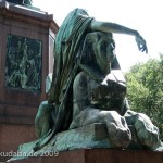 Bismarck-Nationaldenkmal am Großen Stern in Berlin-Tiergarten von Reinhold Begas, Detailansicht
