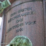 Bismarck-Nationaldenkmal am Großen Stern in Berlin-Tiergarten von Reinhold Begas, Detailansicht vom Sockel