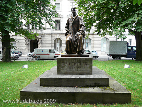 Denkmal Emil Fischer in Berlin-Mitte von Fritz Klimsch, Gesamtansicht