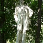 Denkmal Theodor Fontane im Großen Tiergarten in Berlin von Max Klein, Gesamtansicht der Standfigur