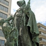 Gertrudendenkmal auf der Gertraudenbrücke in Berlin-Mitte von Rudolf Siemering von 1896, Detailansicht