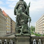 Gertrudendenkmal auf der Gertraudenbrücke in Berlin-Mitte von Rudolf Siemering von 1896, Gesamtansicht