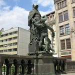 Gertrudendenkmal auf der Gertraudenbrücke in Berlin-Mitte von Rudolf Siemering von 1896, Gesamtansicht