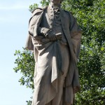 Goethe-Denkmal im Großen Tiergarten in Berlin von Fritz Schaper von 1880, Detailansicht der Standfigur Goethes